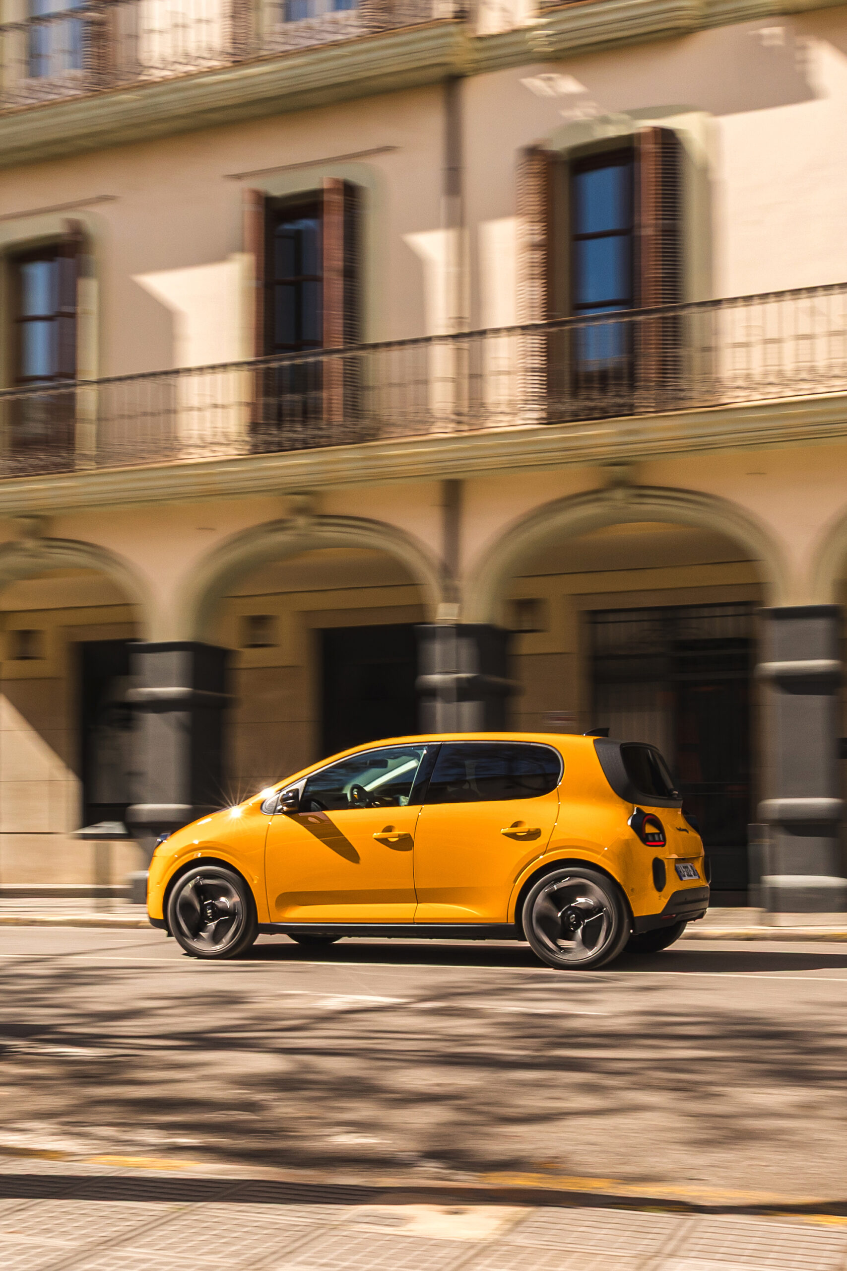 New electric Renault Twingo fitted with Continental EcoContact 7 tyres as standard equipment